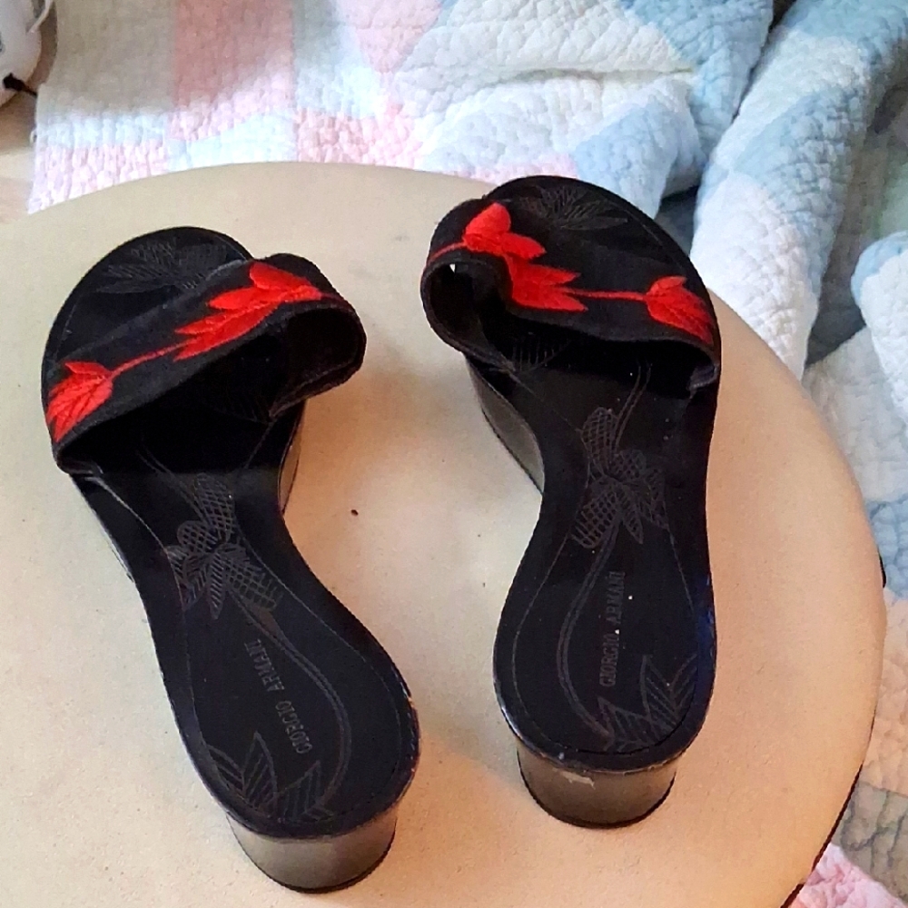 Amazing Giorgio ARMANI Signed Black and Red Women's SANDALS With Red Embroidery